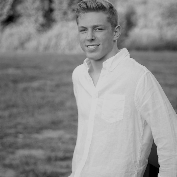 Meet your Posher, Gavin - Picture 1 of 1